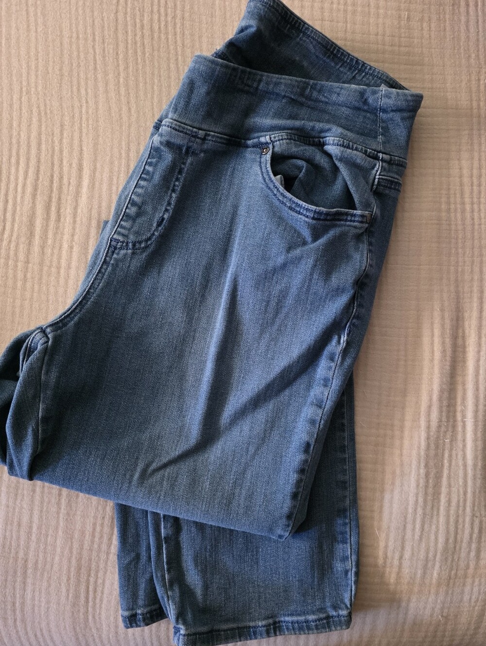 Belle by Kim Gravel Medium Blue Stretch Jeggings